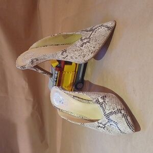 VINCE CAMUTO Berodie faux snakeskin Stiletto mules size 6M